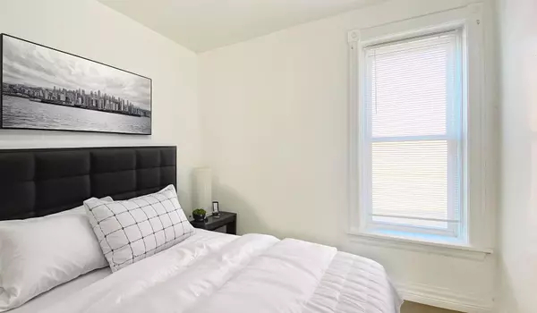 Chicago, IL 60637,6712 S Wabash Avenue #1