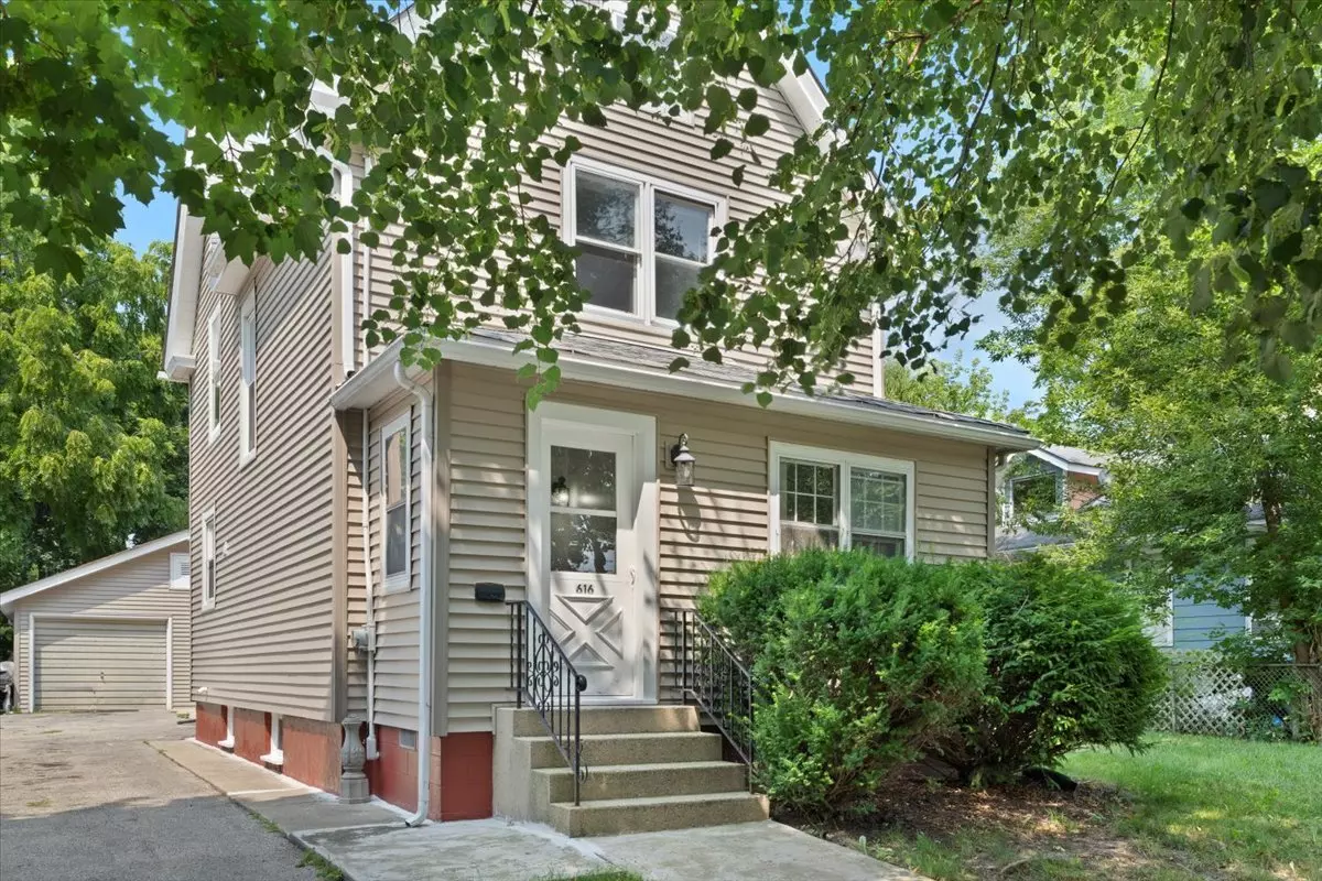 Waukegan, IL 60085,616 4th Street