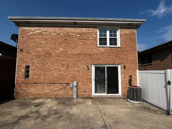 Elmwood Park, IL 60707,2523 N Eastbrook Avenue