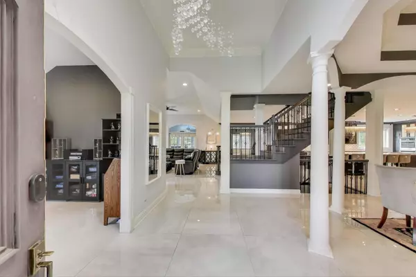 Lakewood, IL 60014,7215 Inverway Drive