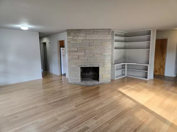 Elgin, IL 60123,448 HUBBARD Avenue