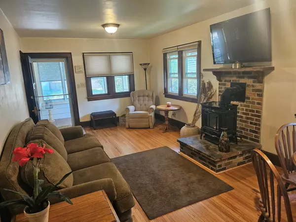 Rockford, IL 61103,810 CAMLIN Avenue