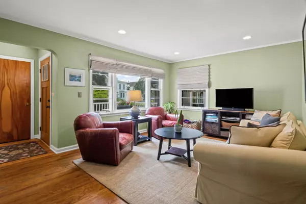 Arlington Heights, IL 60004,924 N Highland Avenue