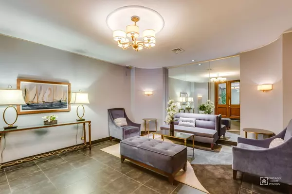 Chicago, IL 60613,720 W Gordon Terrace #16E