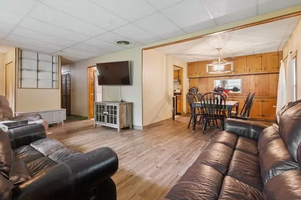 Braidwood, IL 60408,584 N Division Street