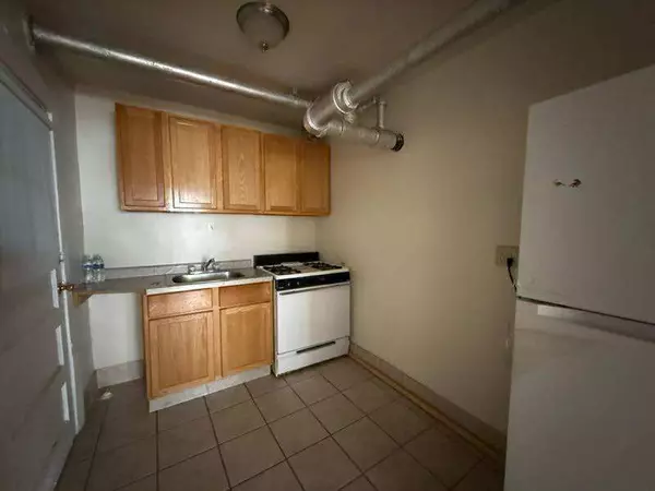 Chicago, IL 60645,7407 N Damen Avenue #3W