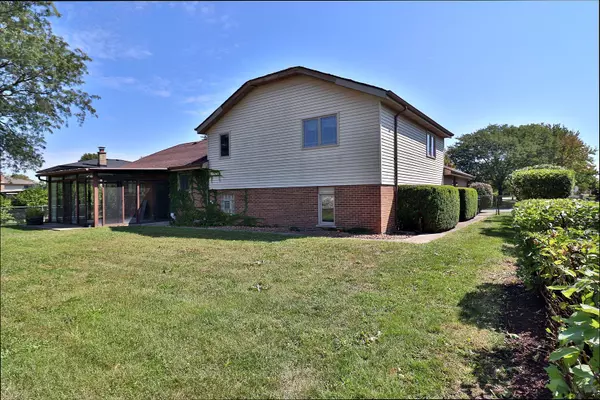 Orland Park, IL 60462,15324 Regent Drive