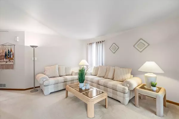 Naperville, IL 60540,808 Violet Circle