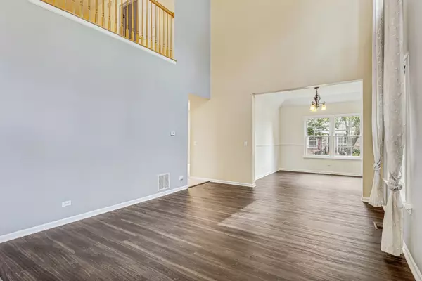 Itasca, IL 60143,258 BAY Drive