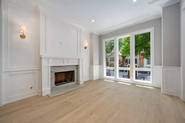 Chicago, IL 60612,2036 W ERIE Street