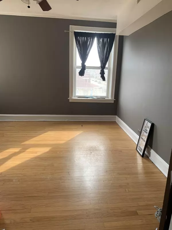 Chicago, IL 60620,8051 S Honore Street