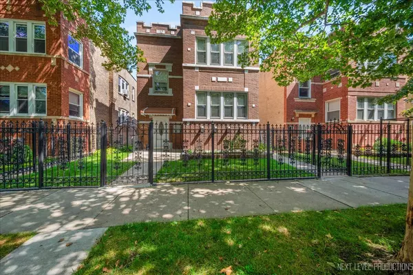 4829 N Karlov Avenue, Chicago, IL 60630