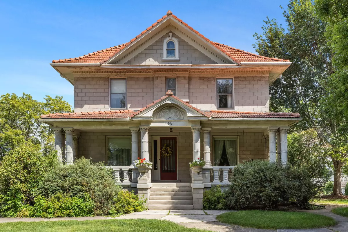 Beecher, IL 60401,741 Dunbar Street