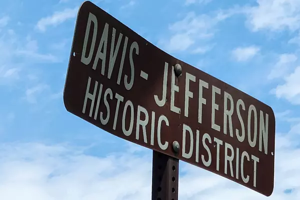 Bloomington, IL 61701,1110 E Jefferson Street #19