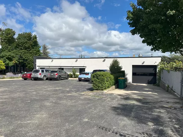 Sycamore, IL 60178,220-224 S California Street
