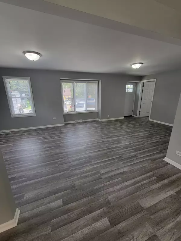 Wonder Lake, IL 60097,7607 Center Drive