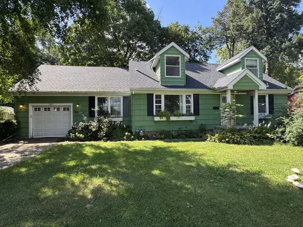 Sycamore, IL 60178,1867 Somonauk Street