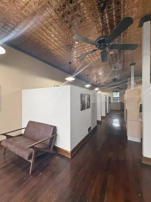 Burlington, IL 60109,255 S Main Street