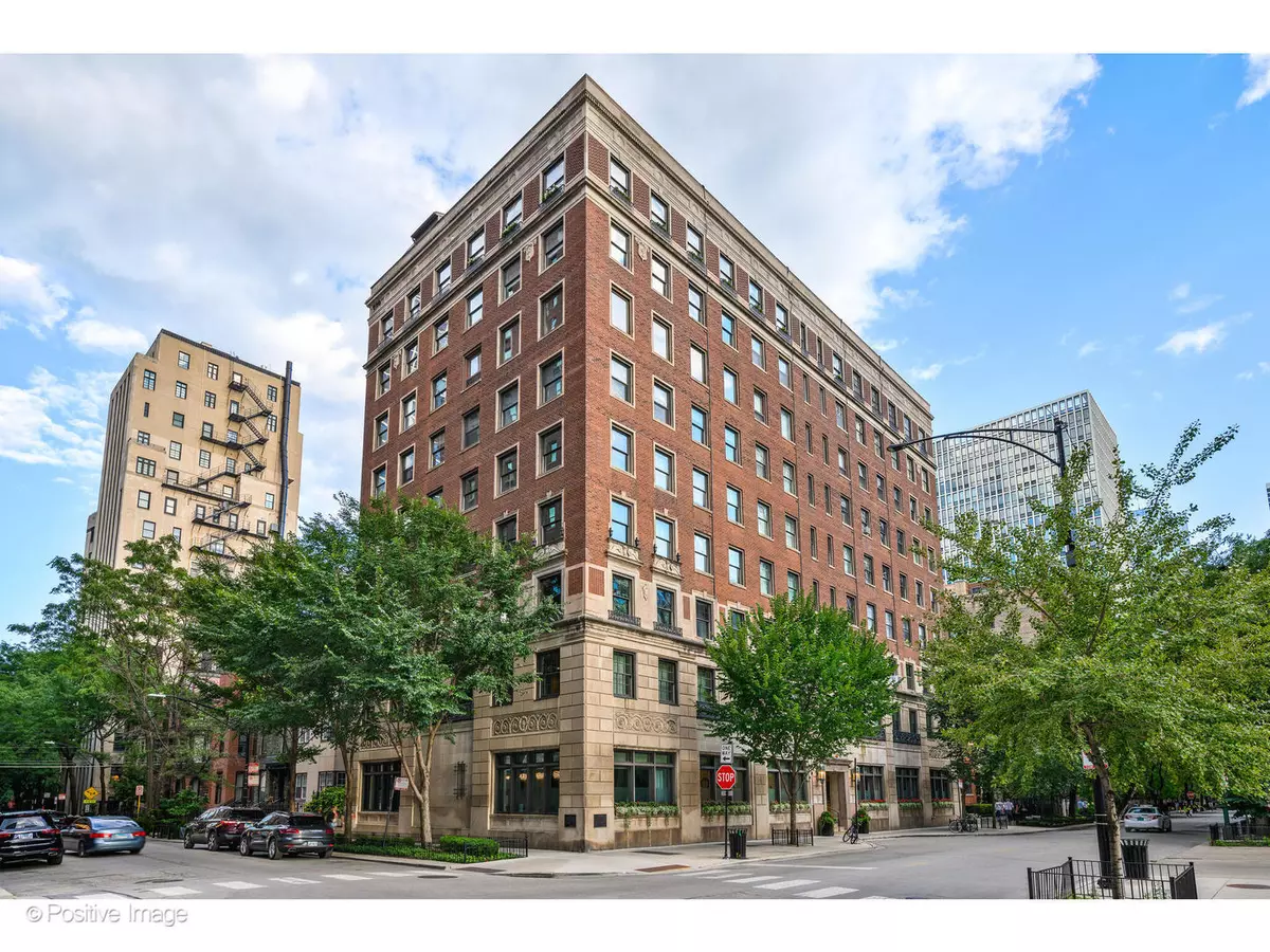 Chicago, IL 60610,1255 N State Parkway #9BF