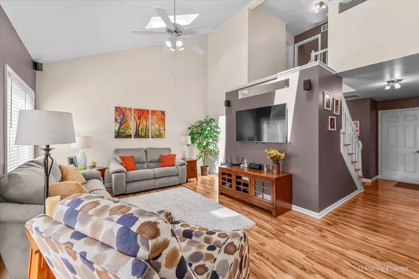 South Elgin, IL 60177,1419 S Pembroke Drive