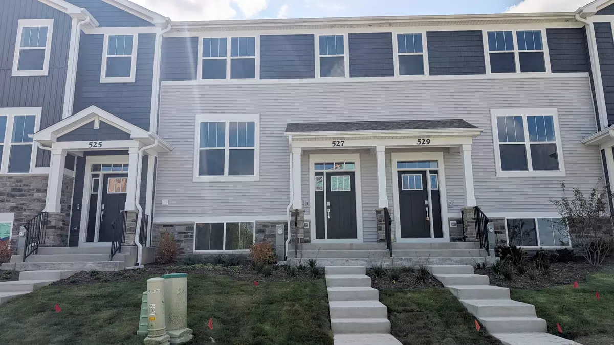 Volo, IL 60020,527 Red Oak Circle #2202