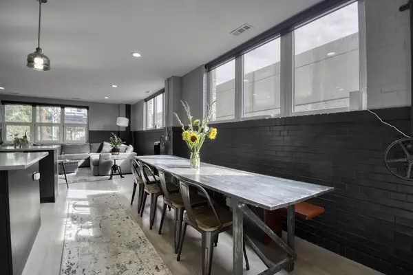 Chicago, IL 60660,1128 W Ardmore Avenue #1