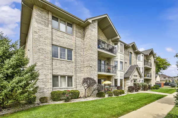 Burbank, IL 60459,8650 Laporte Avenue #2B