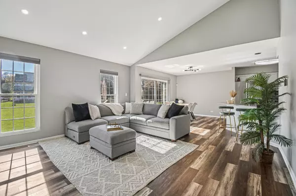 South Elgin, IL 60177,71 Ione Drive #A