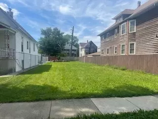 Chicago, IL 60651,948 N Massasoit Avenue