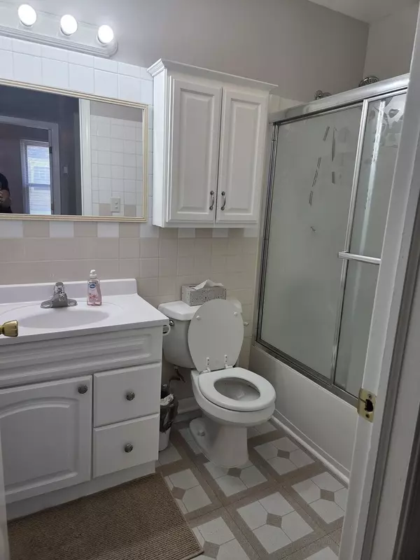 Glendale Heights, IL 60139,1255 Pearl Avenue #D