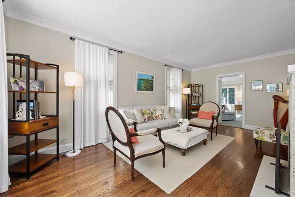 Northfield, IL 60093,342 Latrobe Avenue