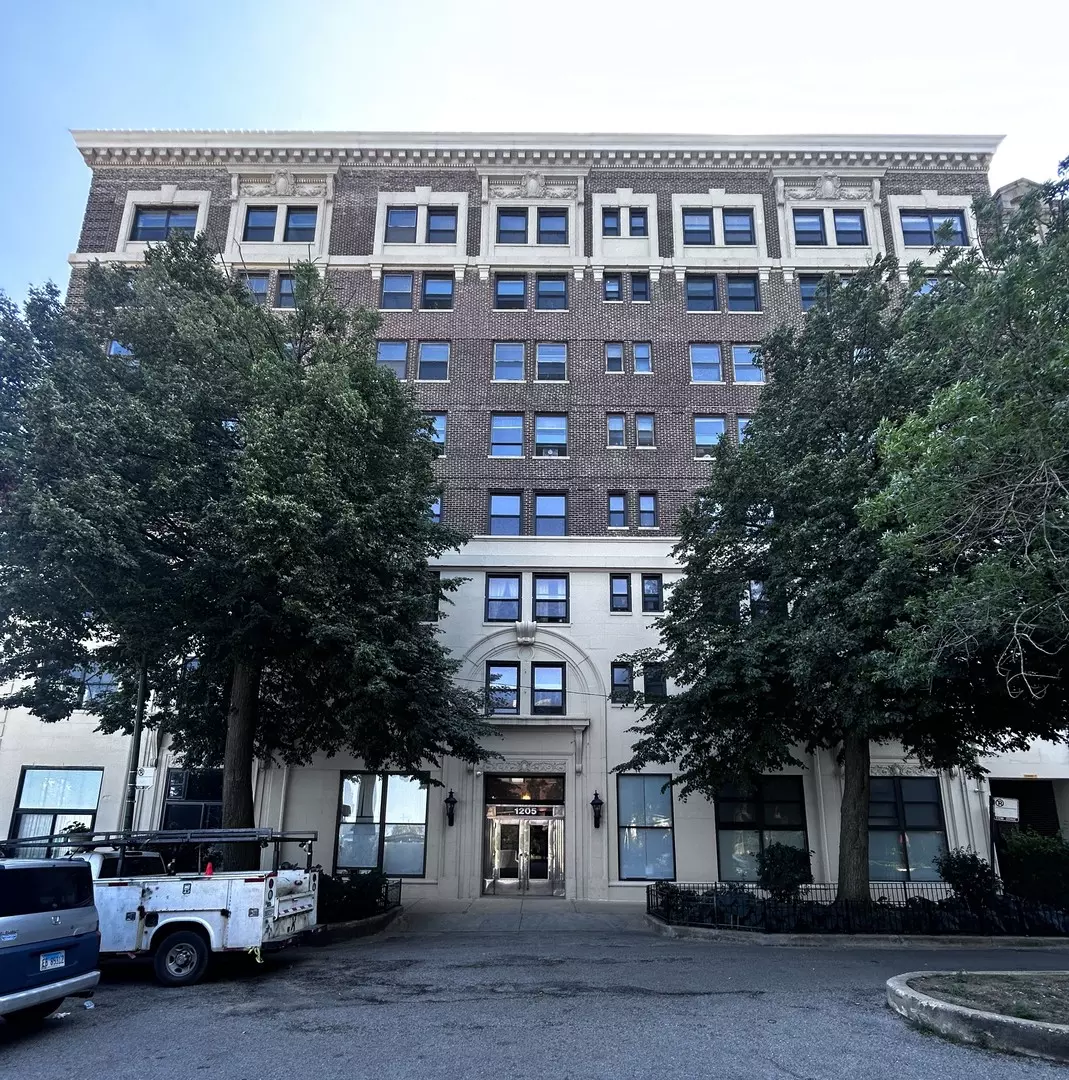 Chicago, IL 60626,1205 W Sherwin Avenue #412