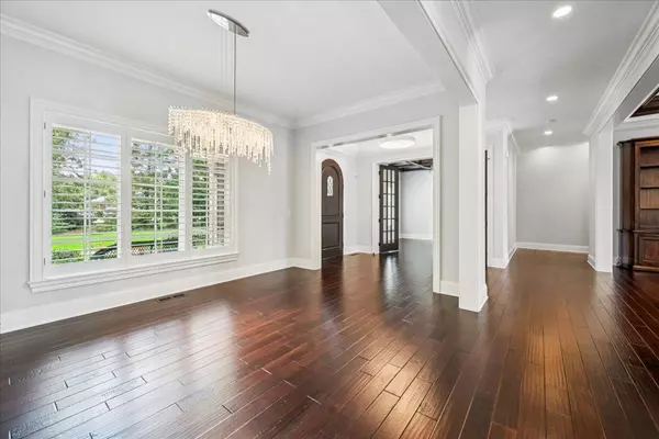 Vernon Hills, IL 60061,16197 W Woodbine Circle