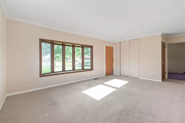 Rolling Meadows, IL 60008,2410 Sigwalt Street