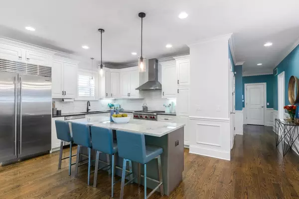 Chicago, IL 60613,1833 W Addison Street #2