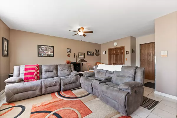 Villa Park, IL 60181,530 E Highland Avenue #B-5