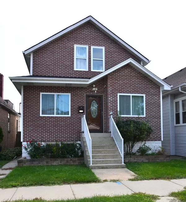 4923 W Winona Street, Chicago, IL 60630