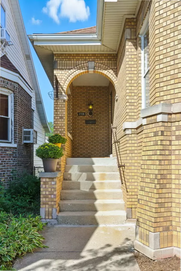 Chicago, IL 60639,2728 N Mango Avenue