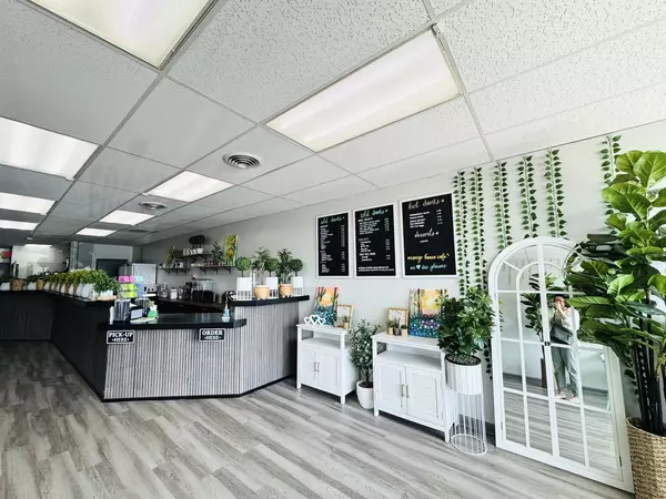 Des Plaines, IL 60016,562 E Algonquin Road