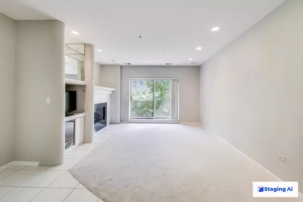 Lincolnshire, IL 60069,20 Trafalgar Square #203