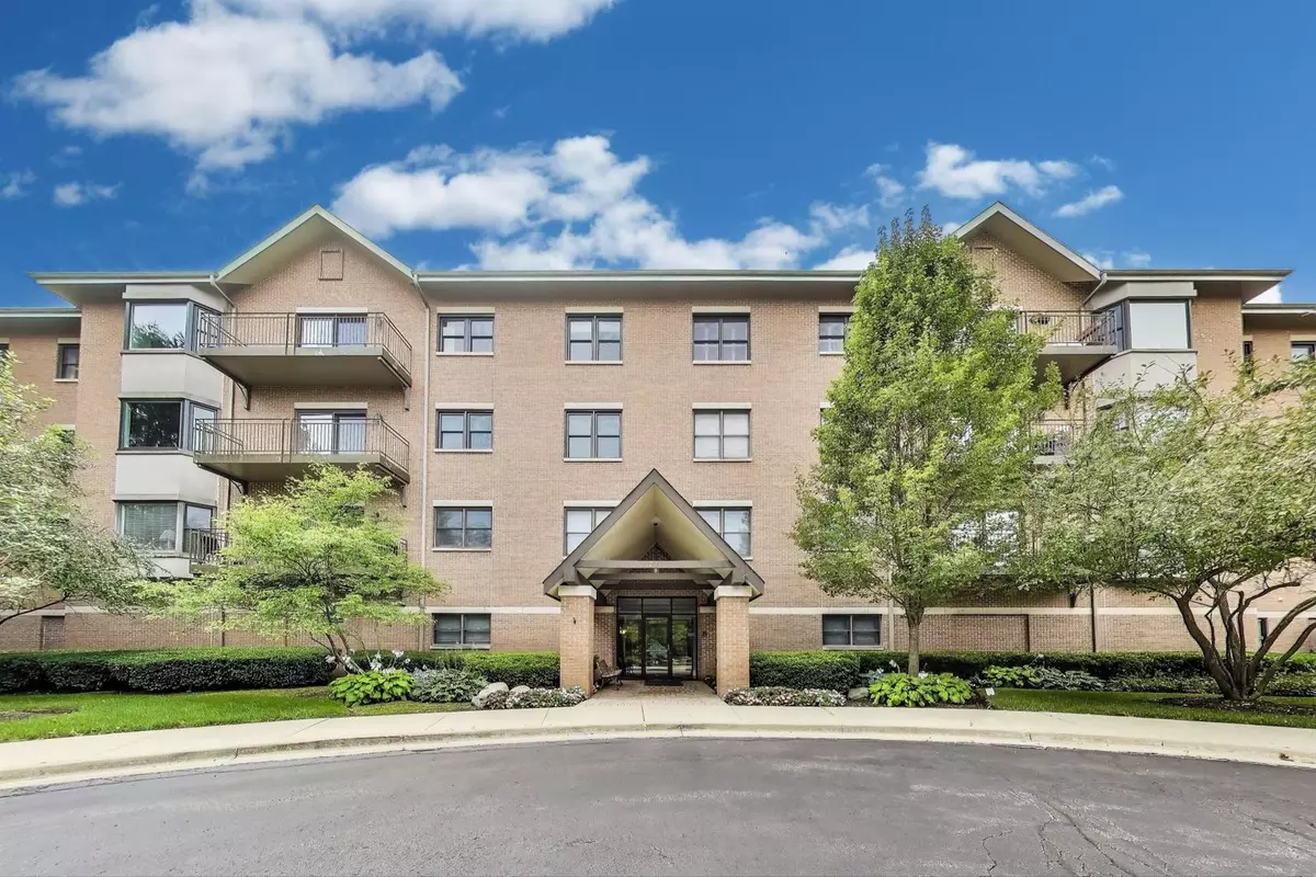 Lincolnshire, IL 60069,20 Trafalgar Square #203