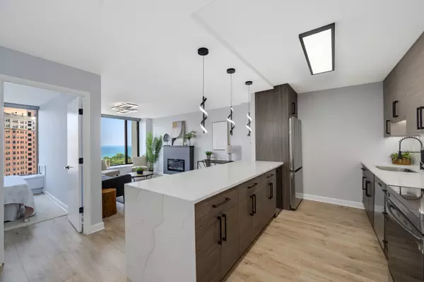 Chicago, IL 60640,5455 N Sheridan Road #1811