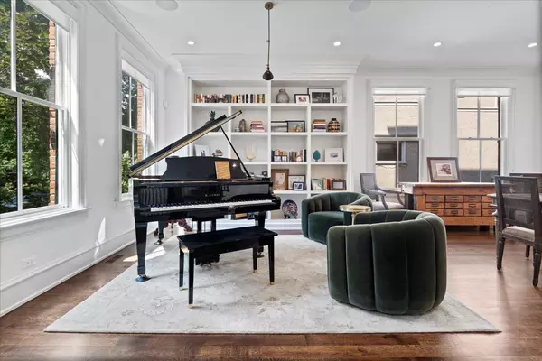 Chicago, IL 60657,3509 N Janssen Avenue