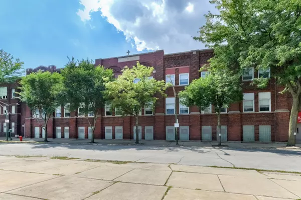 2812 S Quinn Street, Chicago, IL 60608