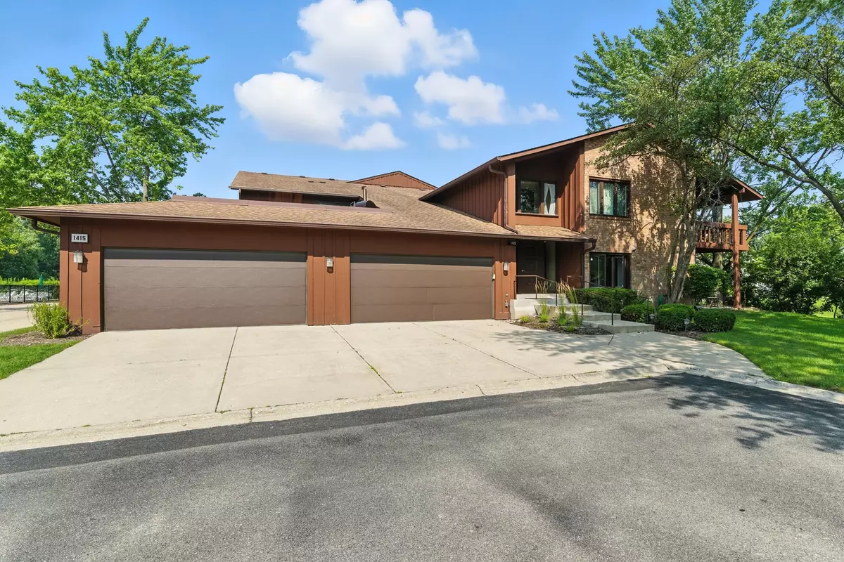 Northbrook, IL 60062,1415 Chartres Drive #1F