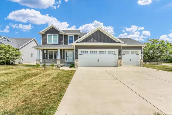 1312 Stonecrest Drive, Mahomet, IL 61853