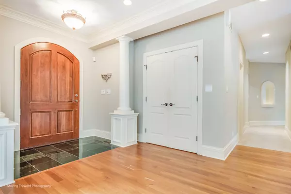 Burr Ridge, IL 60527,8656 Johnston Road