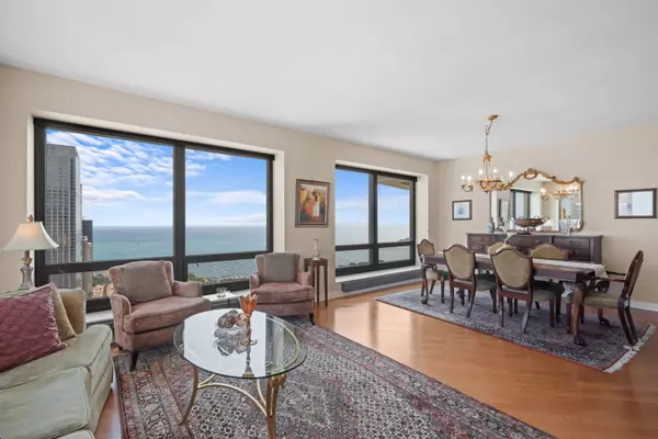 Chicago, IL 60602,130 N Garland Court #4801