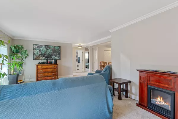 Clarendon Hills, IL 60514,550 Chase Drive #2