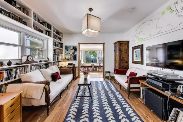 Evanston, IL 60202,1113 Monroe Street